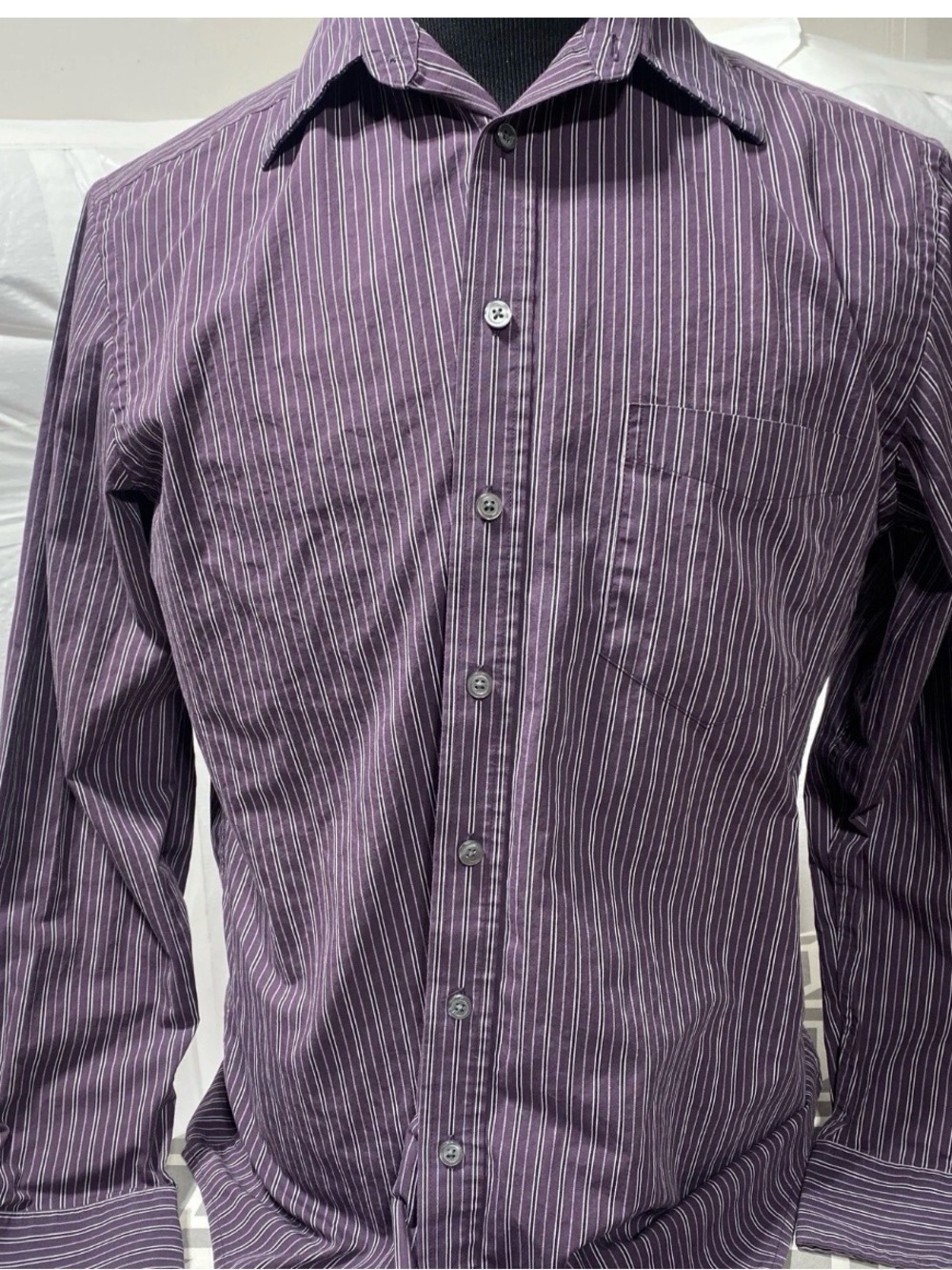 Merona Men’s Wine White long sleeve Pinstripe Dress Shirt Size Medium-013